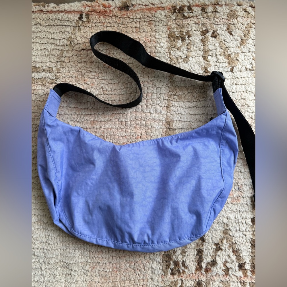 BAGGU Medium Blue/Purple Crescent Bag